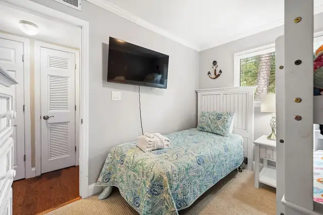 Bedroom at Fiddler’s Cove 11L